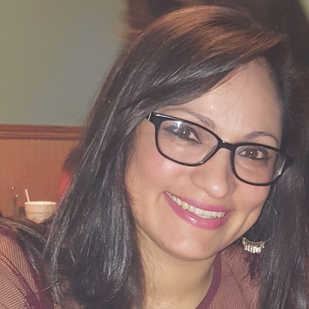 Meet your Posher, Yadira